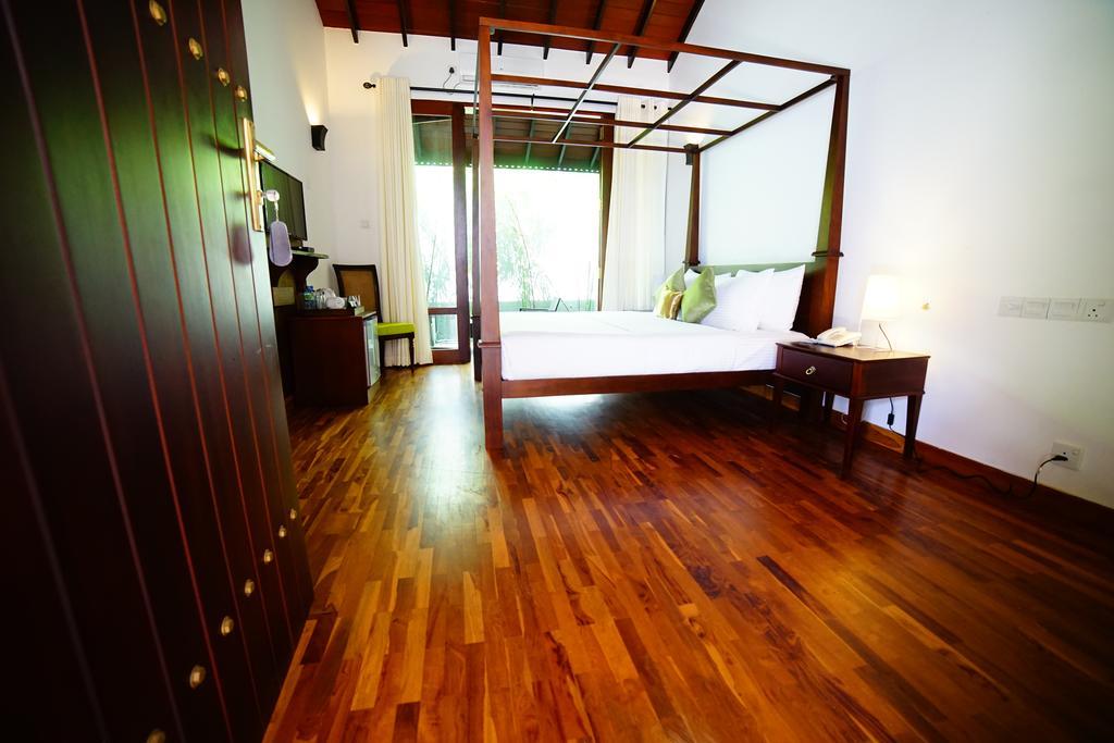Lespri Grand Hotel Negombo Cameră foto