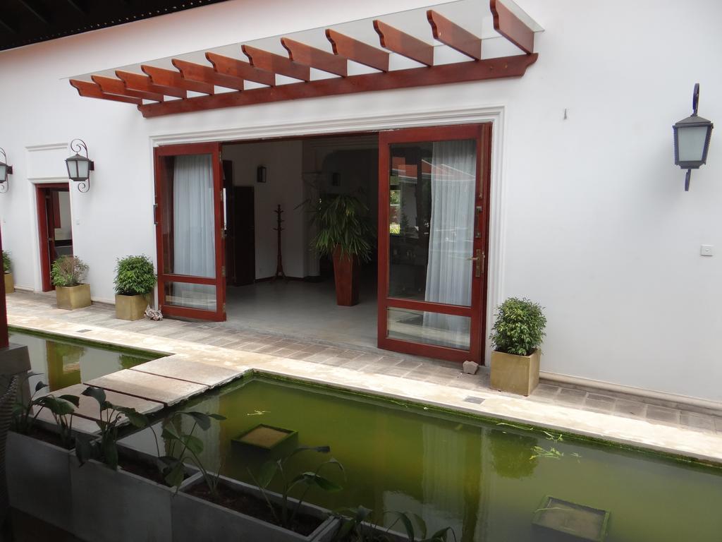 Lespri Grand Hotel Negombo Exterior foto