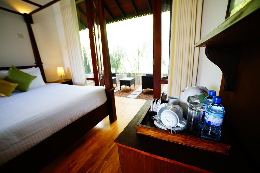 Lespri Grand Hotel Negombo Cameră foto