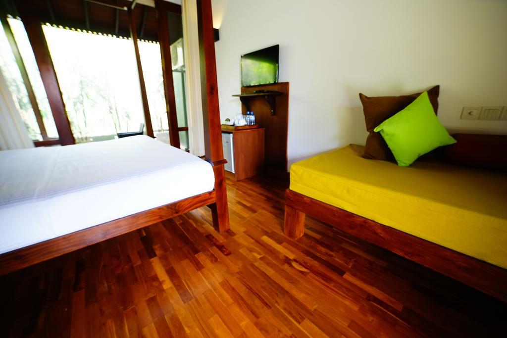 Lespri Grand Hotel Negombo Exterior foto