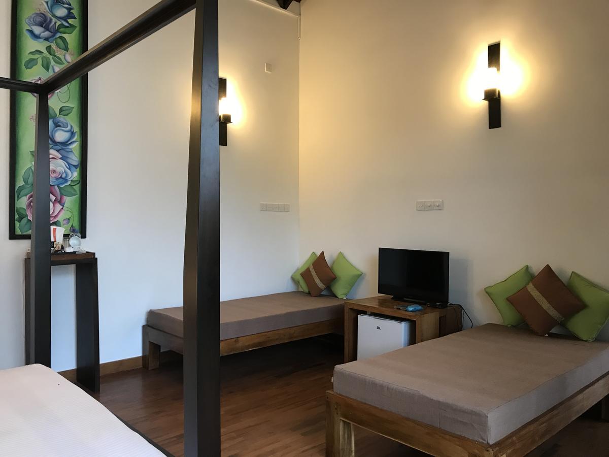 Lespri Grand Hotel Negombo Exterior foto
