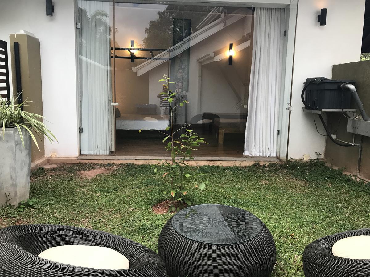 Lespri Grand Hotel Negombo Exterior foto