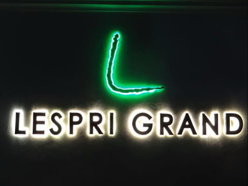 Lespri Grand Hotel Negombo Exterior foto